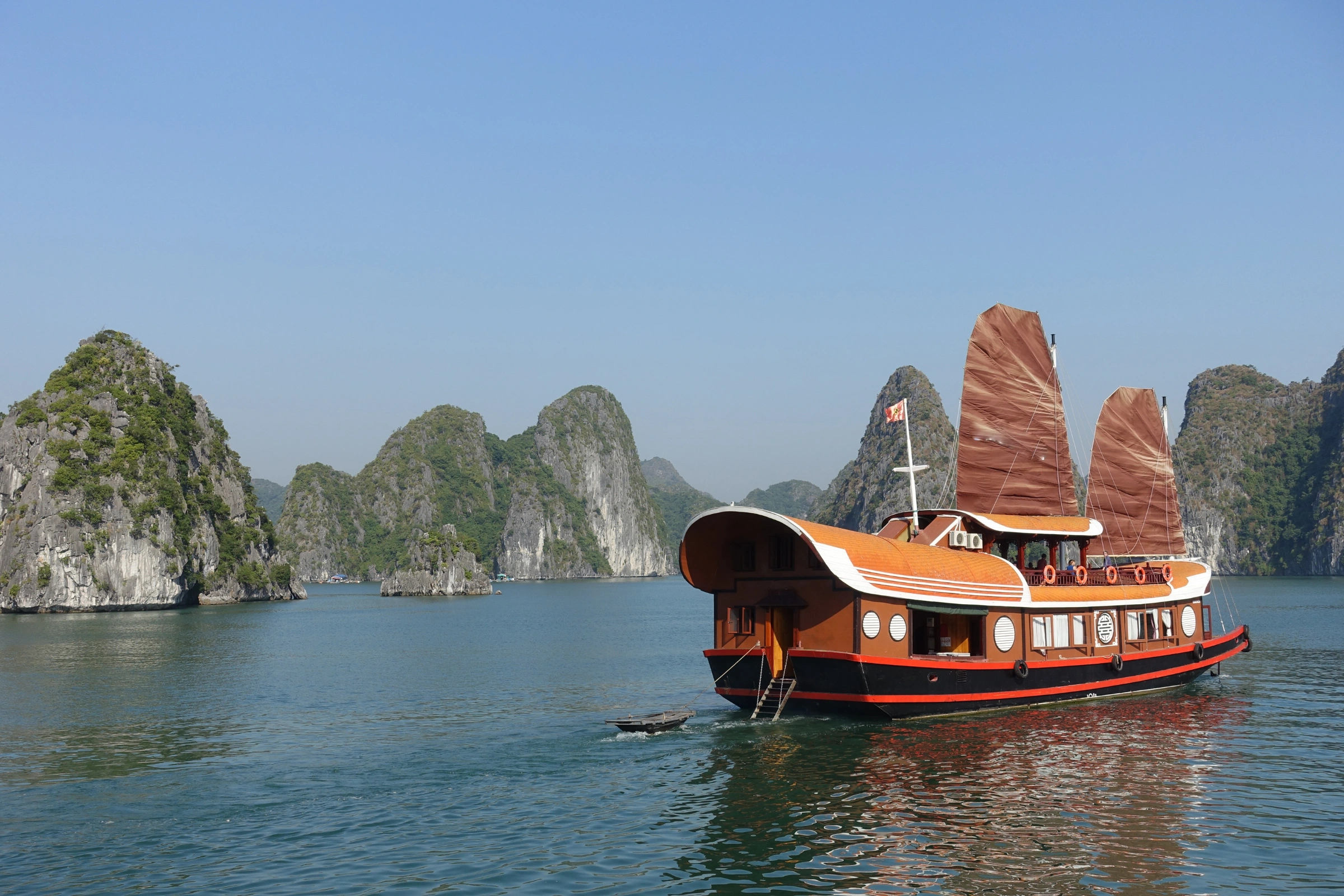 Lan_Ha_Bay[1].webp